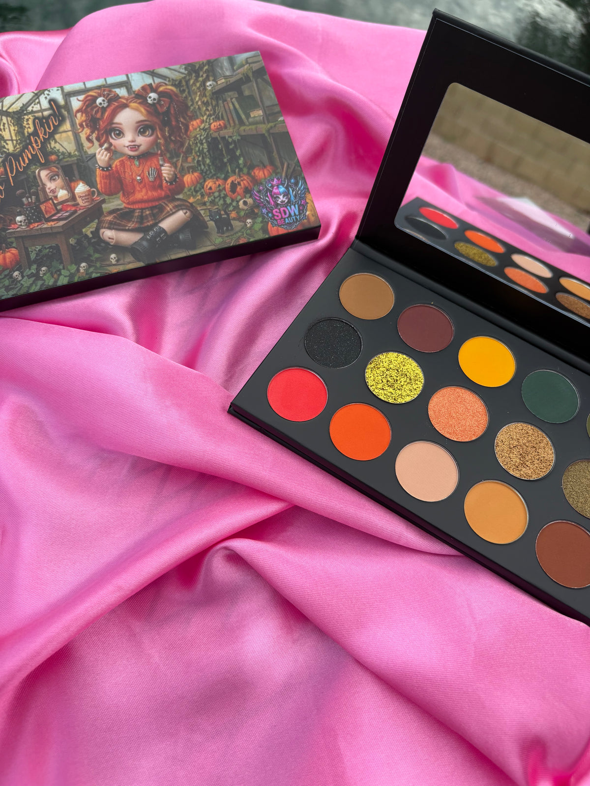 Hello Pumpkin Eyeshadow palette